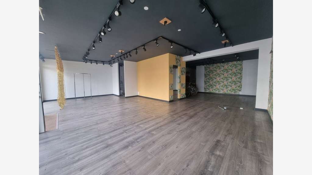 Local commercial 85m² centre ville Saint Pierre