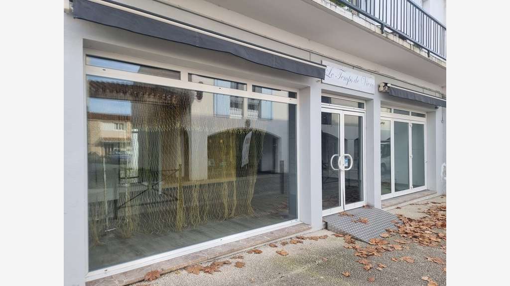 Local commercial 85m² centre ville Saint Pierre