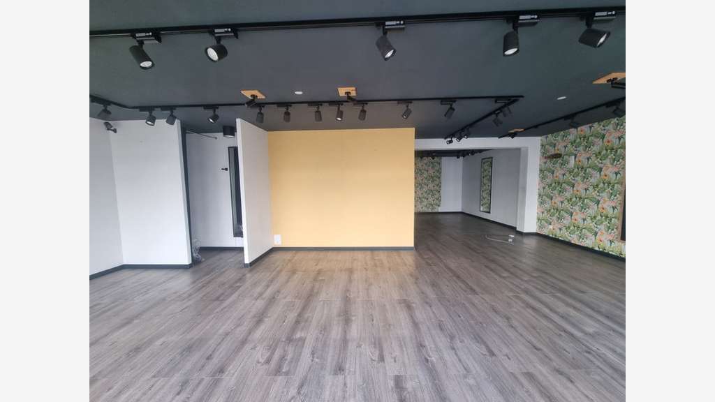 Local commercial 85m² centre ville Saint Pierre