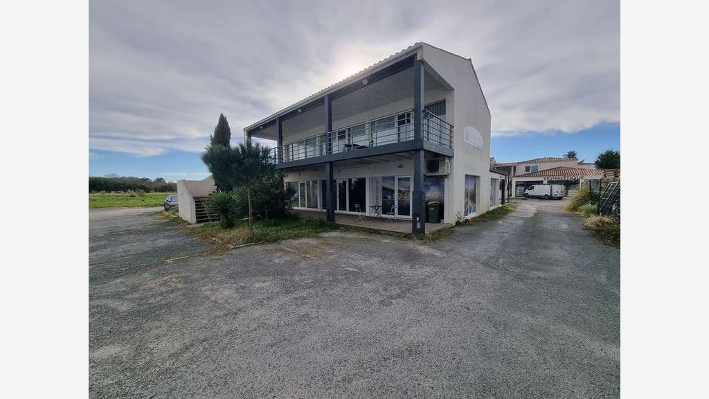 A louer local d'activité 126m² St-Pierre d'Oléron