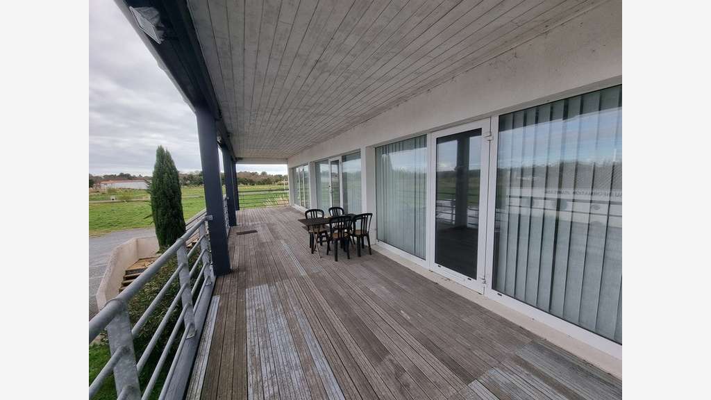 A louer local d'activité 126m² St-Pierre d'Oléron
