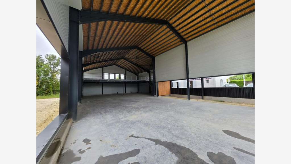 A louer bâtiment de 396m² St-Pierre d'Oléron (17)