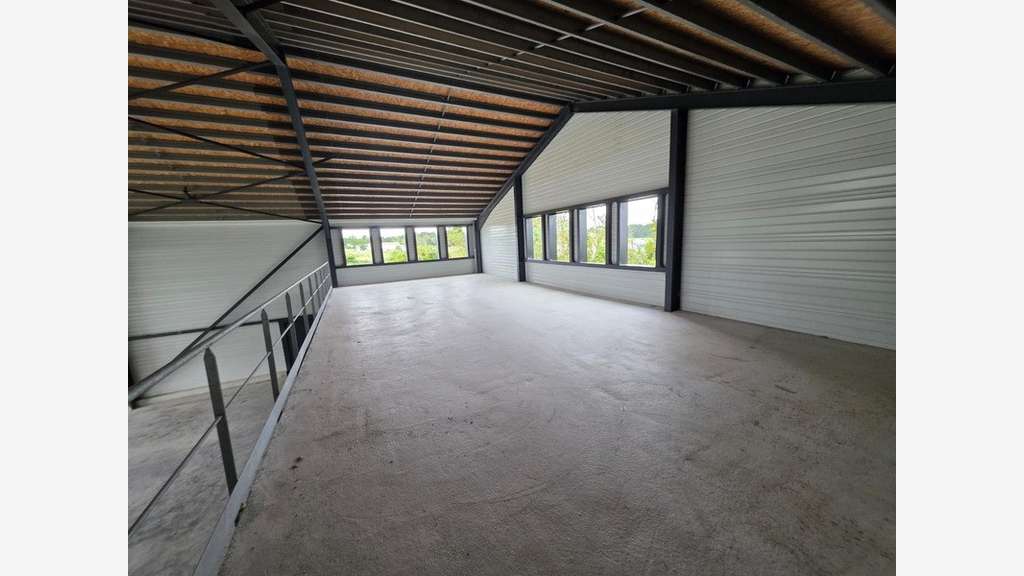 A louer bâtiment de 396m² St-Pierre d'Oléron (17)