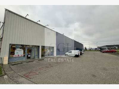 Local commercial 200m² à louer à Saint-Priest N6