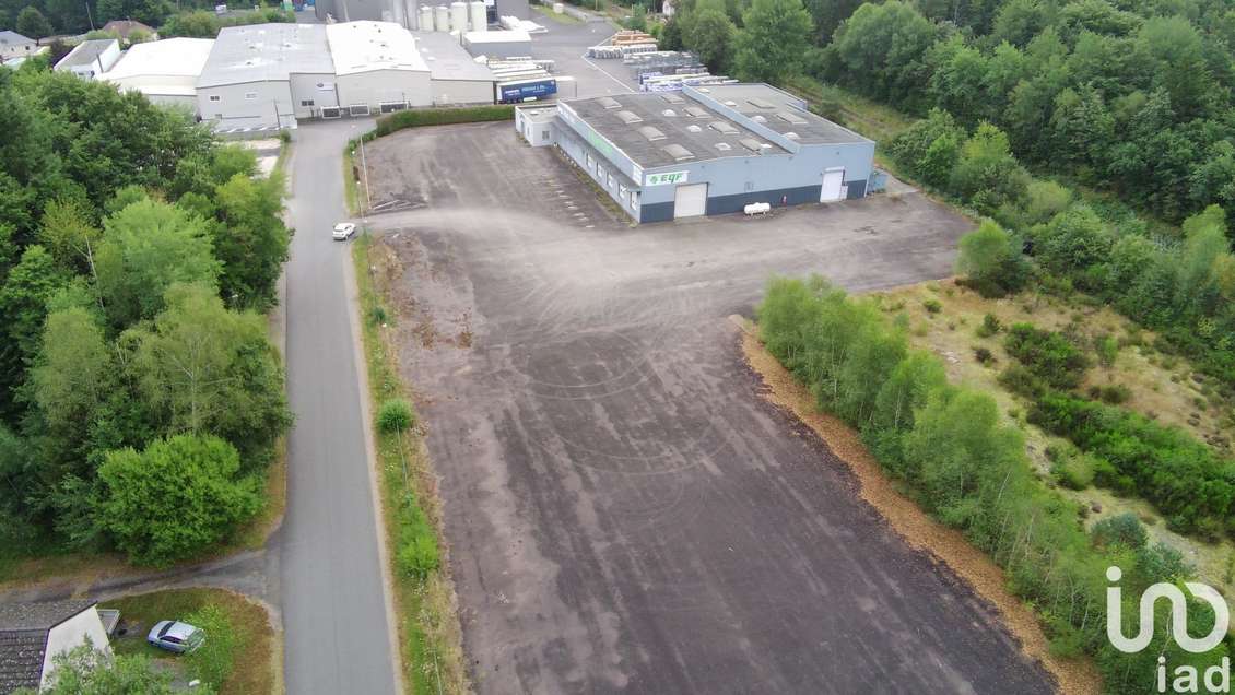 Local commercial à Saint-Priest-de-Gimel