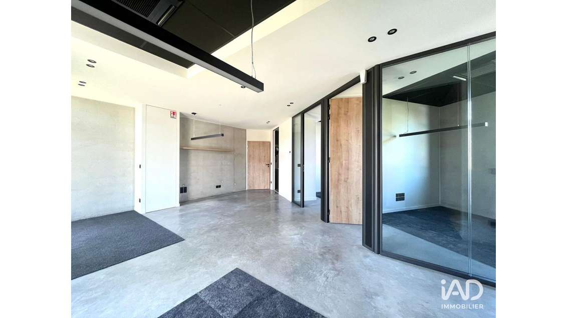 A louer locaux professionnels 70m² Saint-Priest