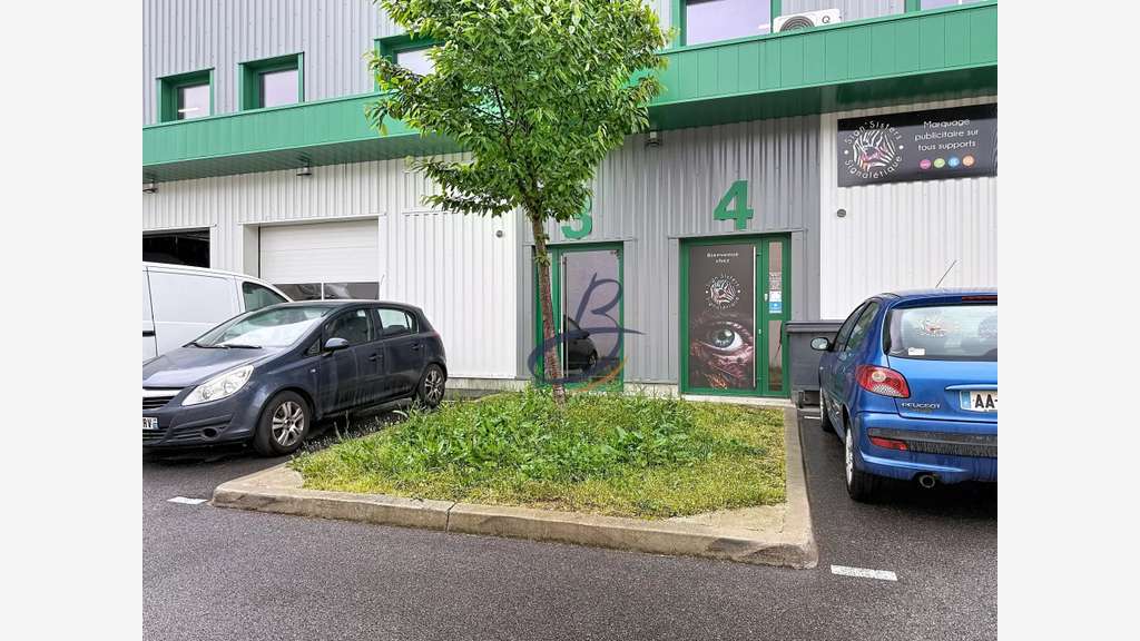 A louer local d'activité 154m² à Mions proche A46