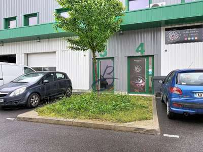 A louer local d'activité 154m² à Mions proche A46