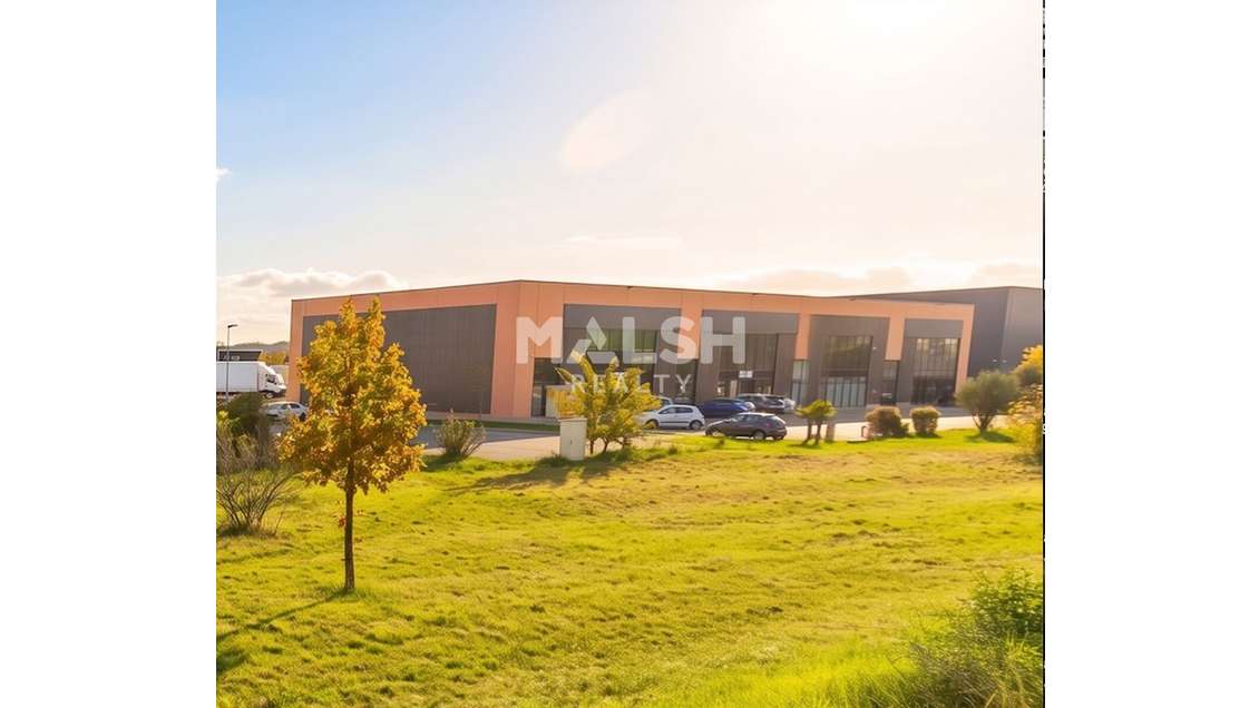 Locaux commerciaux à SAINT QUENTIN FALLAVIER - A L