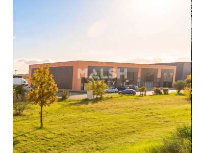 Location Locaux commerciaux - Boutiques à Saint-Quentin-Fallavier