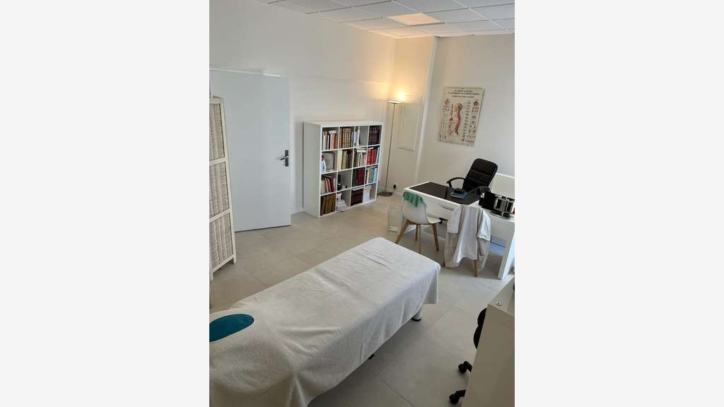 A louer local pro 72m² à Saint Raphael centre