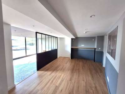 Location Locaux commerciaux - Boutiques à Saint-Raphaël