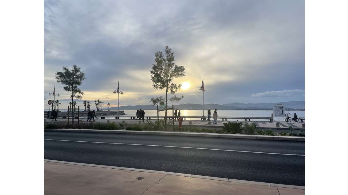 Location local de 80m² face mer à Saint-Raphaël