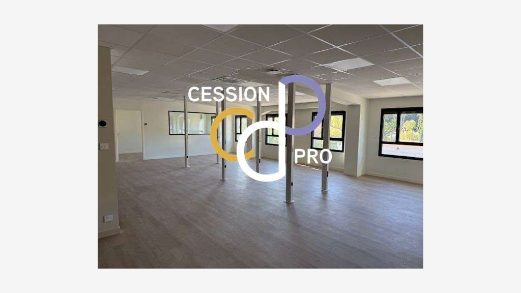 Loue bureaux et stockage de 600m² à St Rémy de Pce