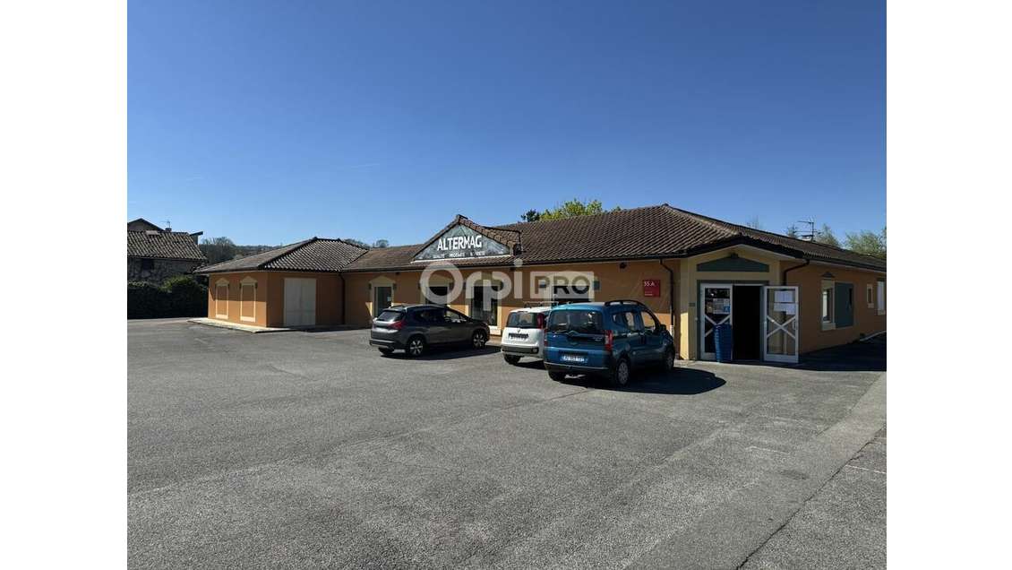 Local commercial de 230m² à louer à Saint-Sauveur