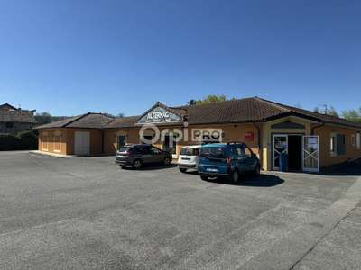 Local commercial de 230m² à louer à Saint-Sauveur