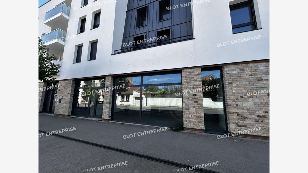 A louer local 99m² à Saint Sébastien sur Loire