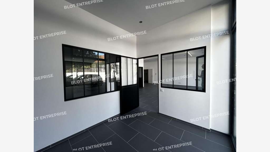 A louer local 99m² à Saint Sébastien sur Loire