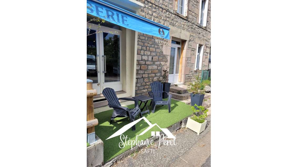 À louer local commercial 166m² à Saint-Setiers