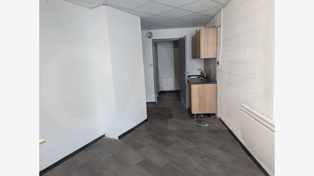 A louer local commercial 878m² à Pontivy