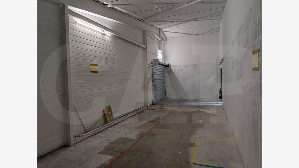 A louer local commercial 878m² à Pontivy
