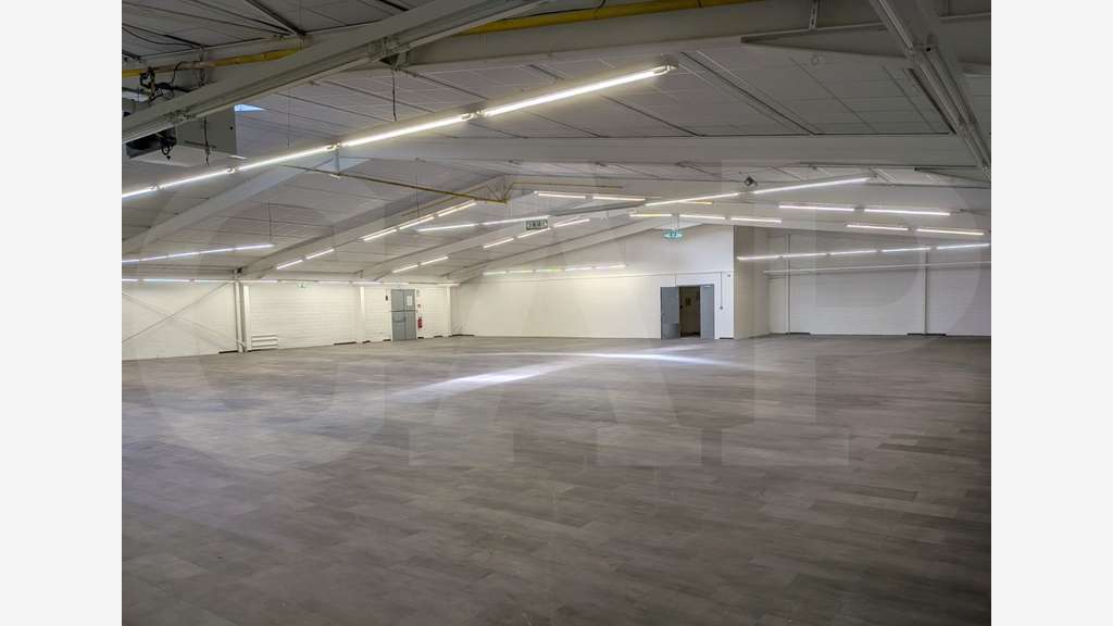 A louer local commercial 878m² à Pontivy