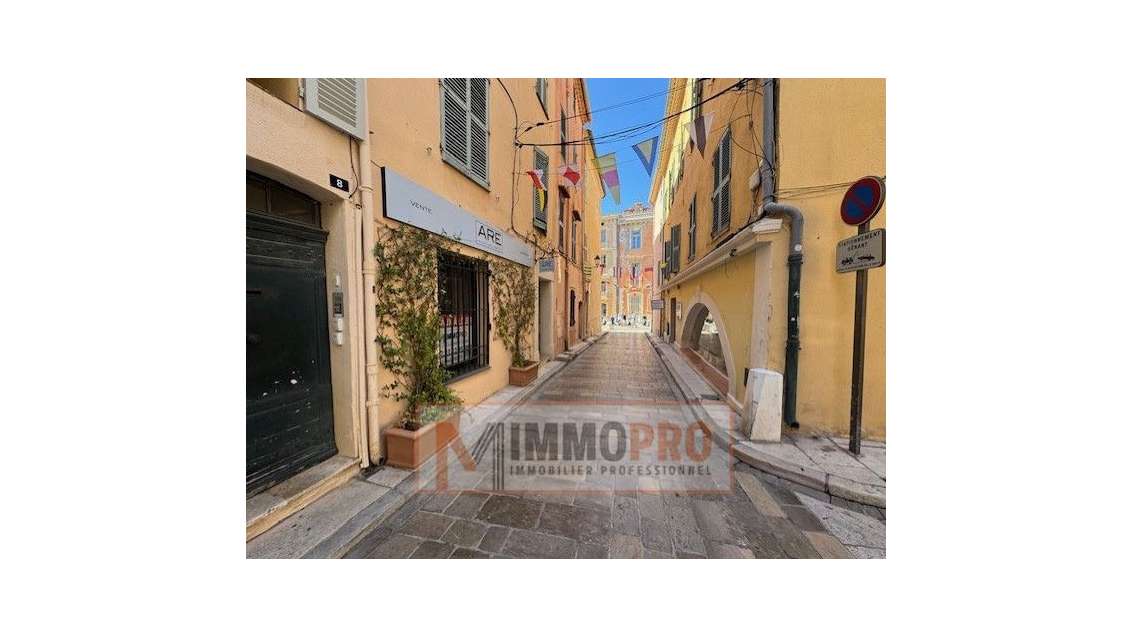 A louer local commercial 40m² centre Saint-Tropez