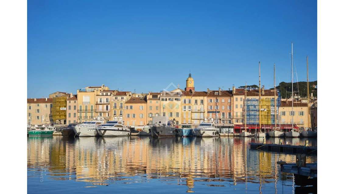 A louer boutique 50m² proche port de Saint-Tropez
