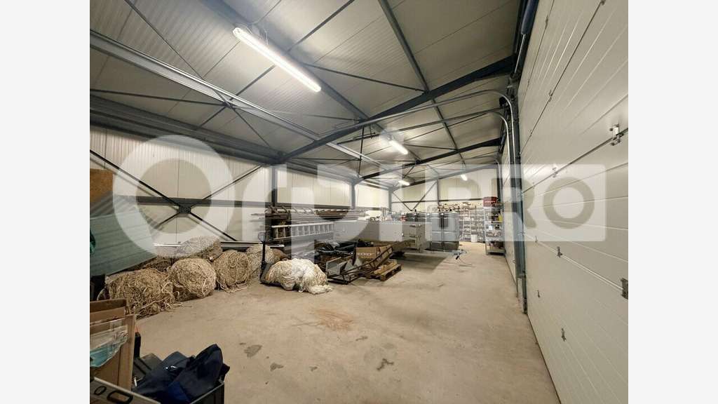 Local d'activité de 170m² à louer à Saint Victor