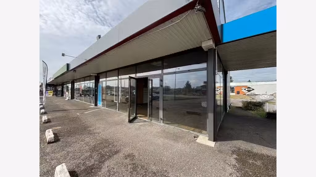 Local de 188 m² avec forte visibilité commerciale