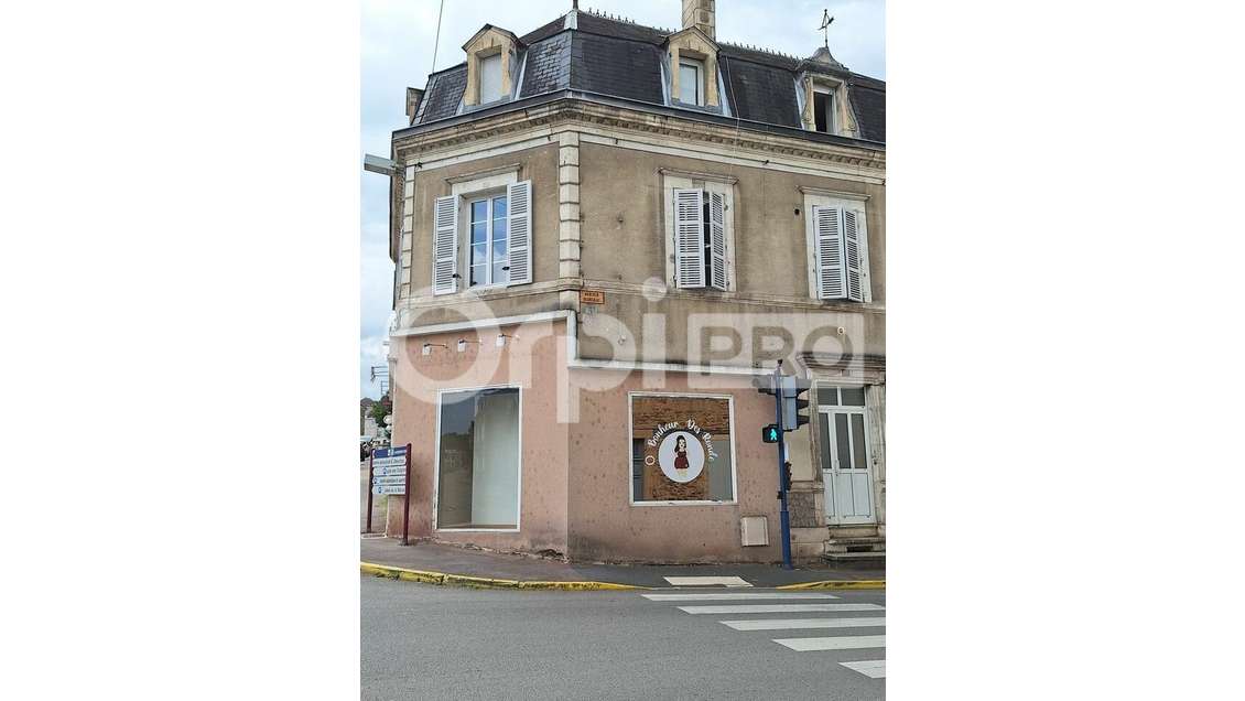 Local 42m² à louer à Saint-Yrieix-la-Perche