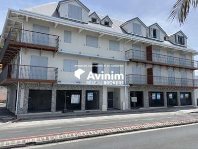 Loue local 83m² grande visibilité axe N°1 St Anne