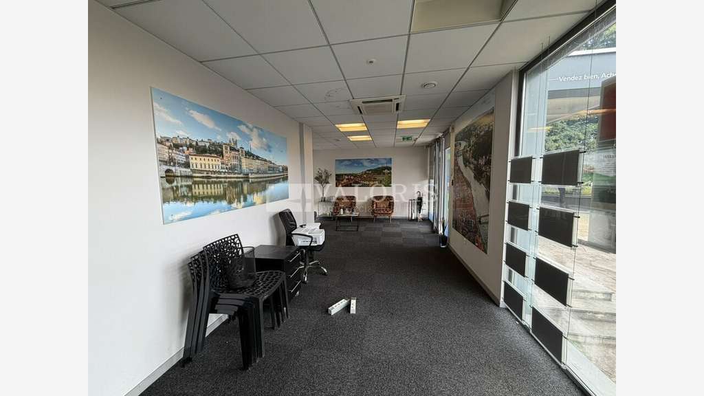Local commercial 139m² à louer à Ste-Foy-lès-Lyon