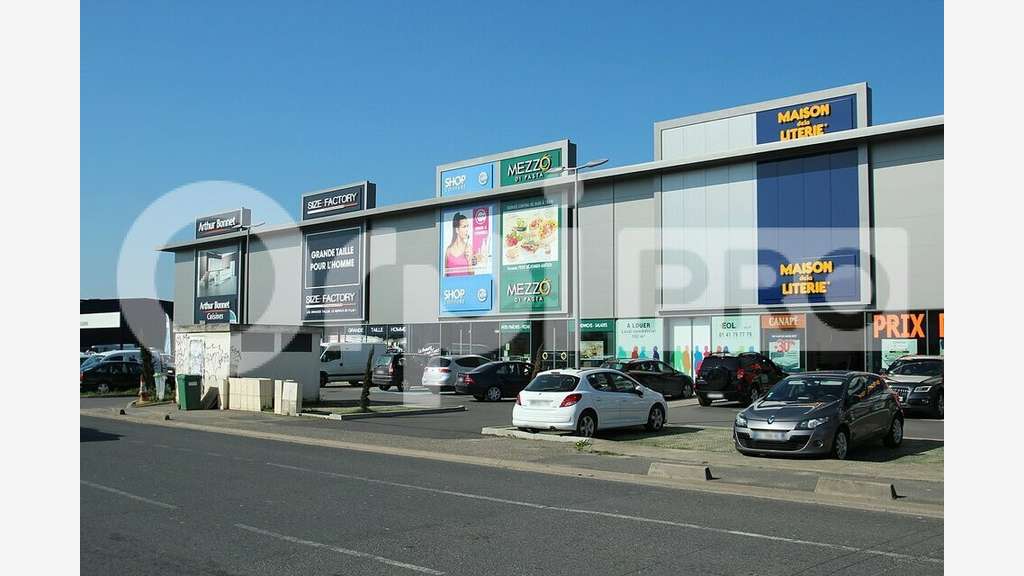 Location cellule commerce 224m² ZAC Croix Blanche