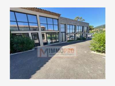 A louer locaux commerciaux 50-116m² Sainte-Maxime