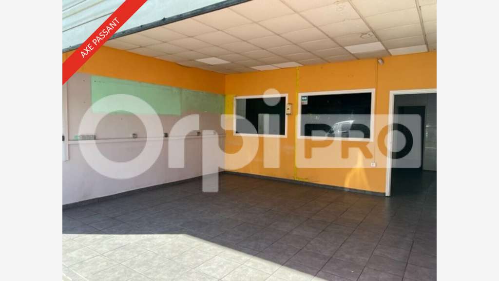 A louer local 61m² sur route passante Sainte-Rose