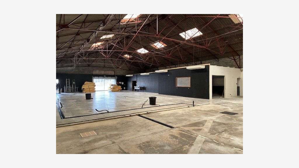 Local commercial 550m² empl stratégique à Saintes