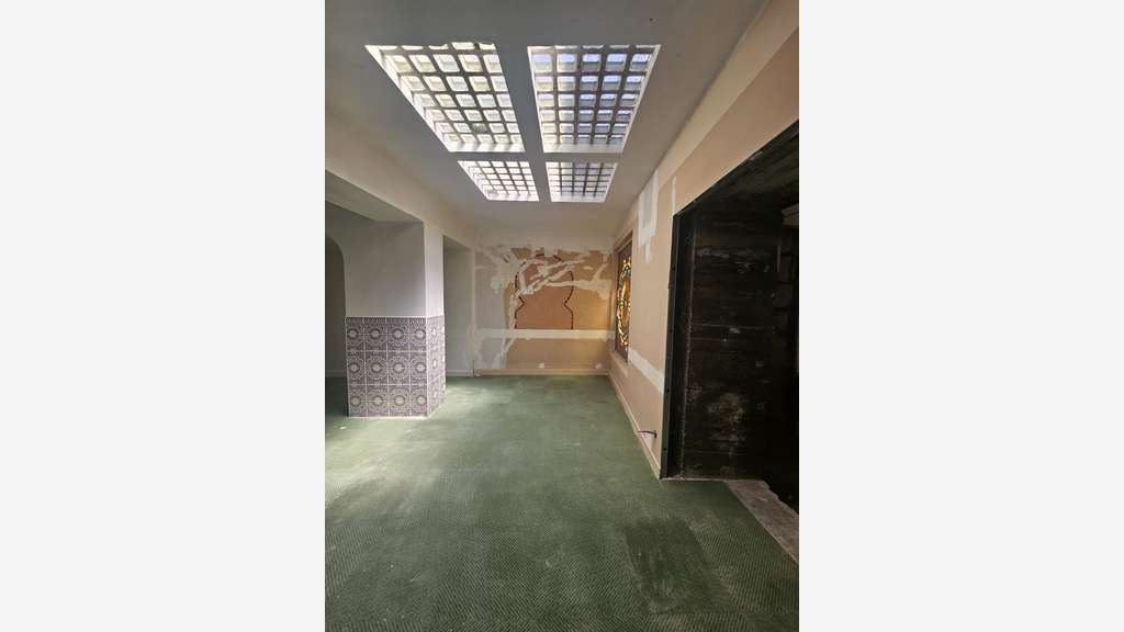 A louer local atypique 120m² en centre de Saintes