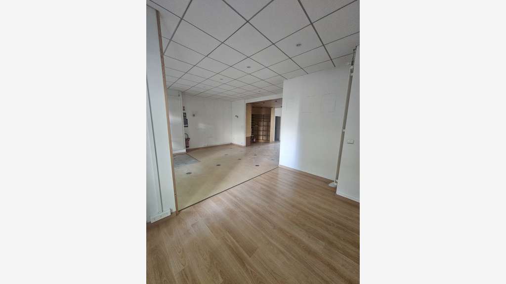 Loue local commercial 125m² à Saintes hypercentre