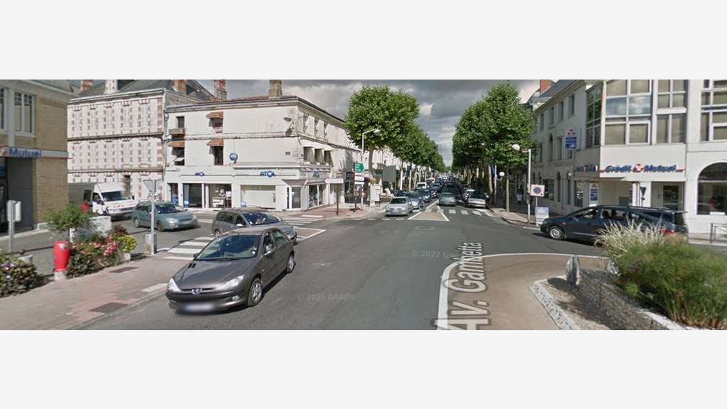 LOCAL COMMERCIAL 467 m² – rive droite – N°1 BIS