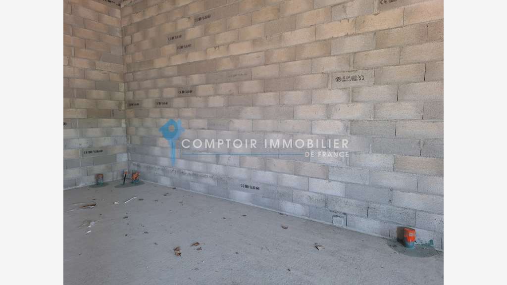 A louer local commercial 95m² neuf à Saïx 81
