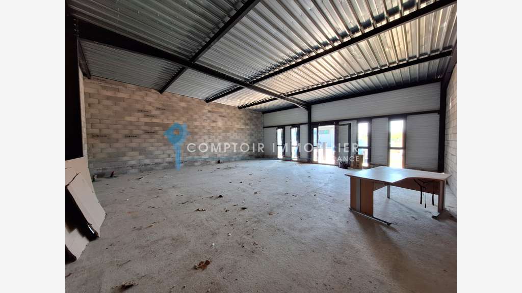 A louer local commercial 95m² neuf à Saïx 81