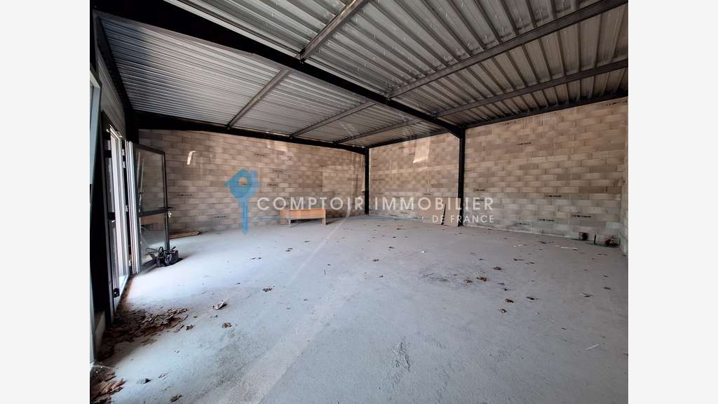A louer local commercial 95m² neuf à Saïx 81