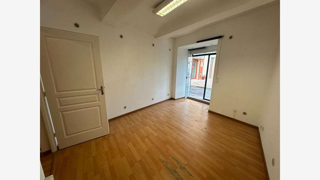 A louer local commercial 20m² à Salernes