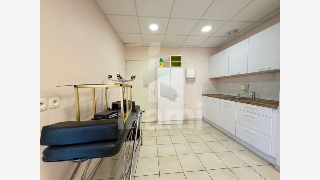 Salles centre-ville Local professionnel de 51 m²