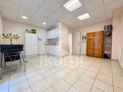 Salles centre-ville Local professionnel de 51 m²