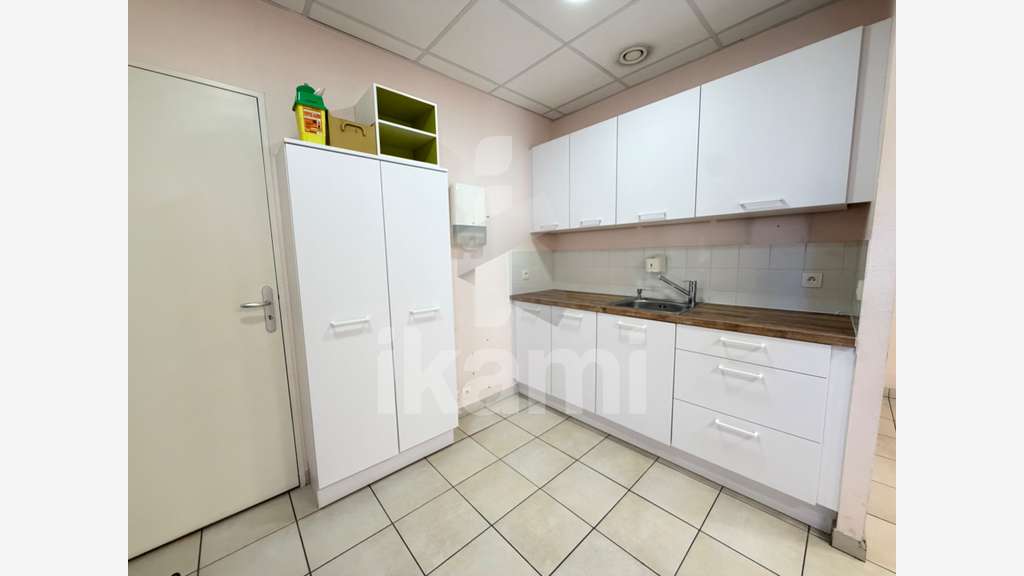 Salles centre-ville Local professionnel de 51 m²