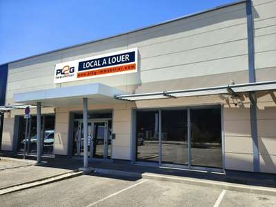 Location local commercial 320m² Salon de Provence