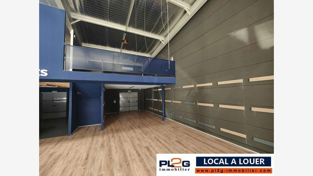 Location local commercial 320m² Salon de Provence