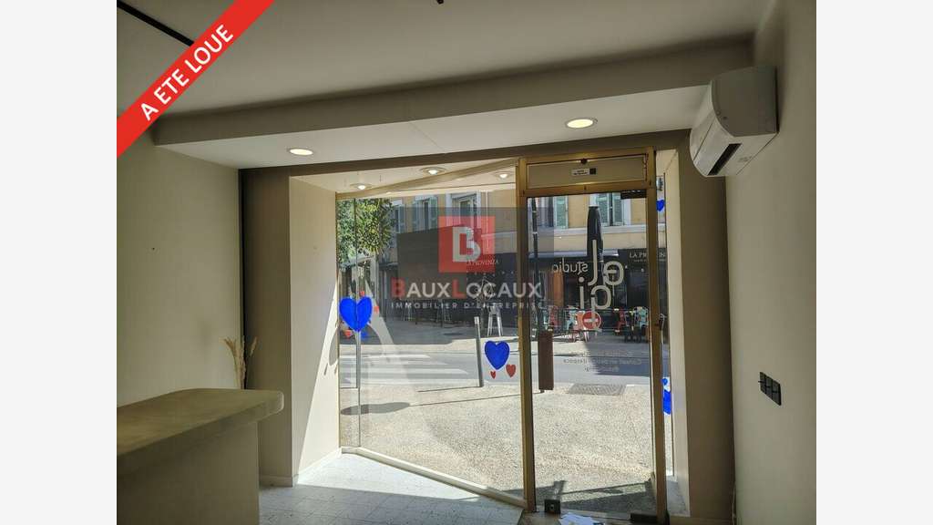 Location local commercial 35m² Salon de Provence